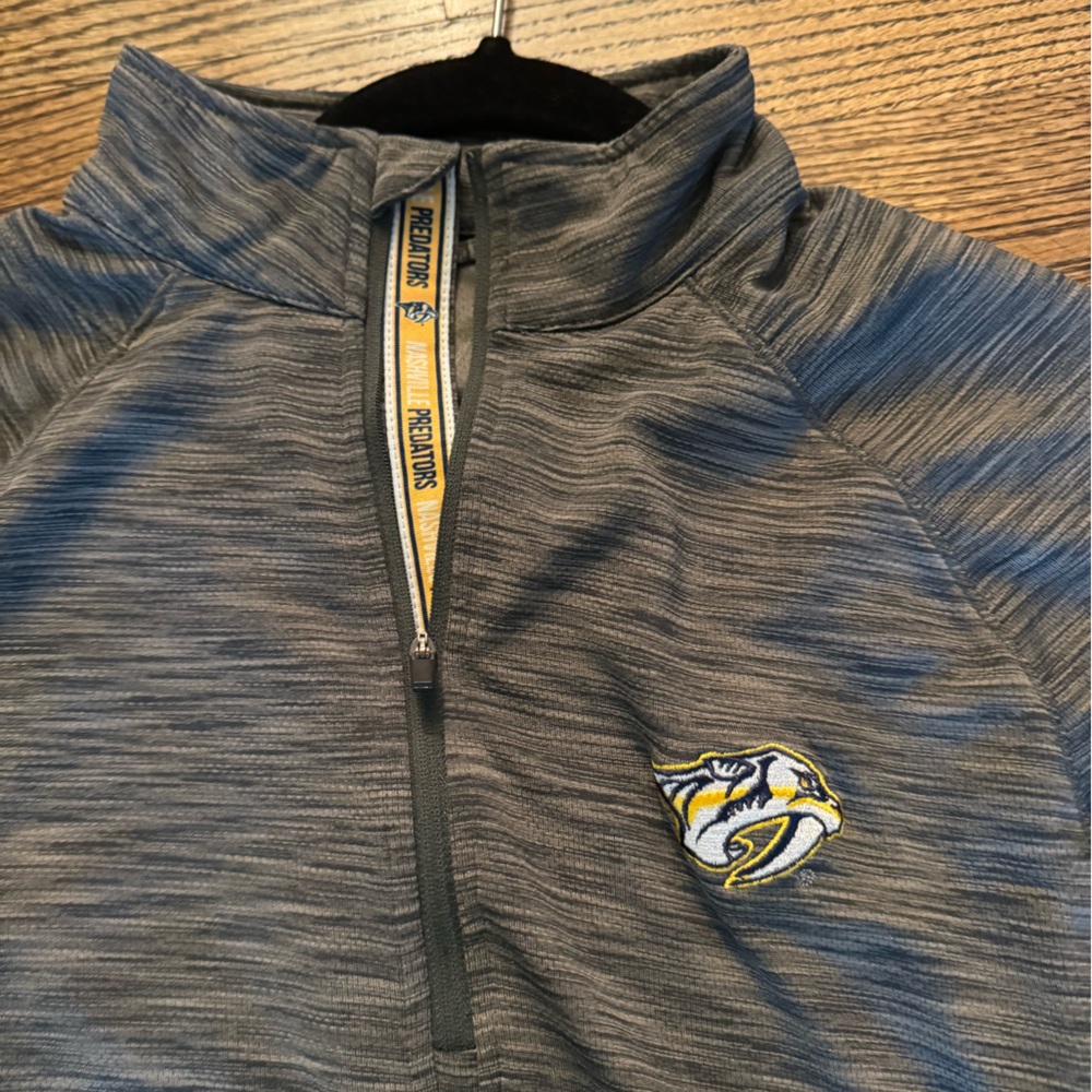 Nashville Predators size small 1/4 zip.